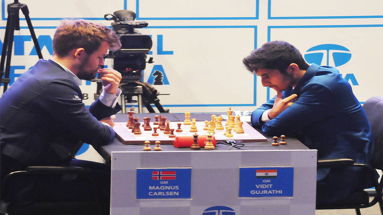 Magnus Carlsen vs Vidit Gujrathi, Magnus Carlsen passou mal e ofereceu  empate para Vidit Gujrathi no lance 5! Tata Steel Chess Índia 2019 Vídeo:  Chess Base Índia, By Xadrez é arte