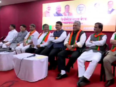 Fadnavis attends meeting of Maharashtra BJP MLAs