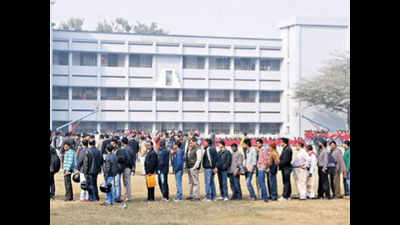 Time for parents to stand in queues for admissions in Patna