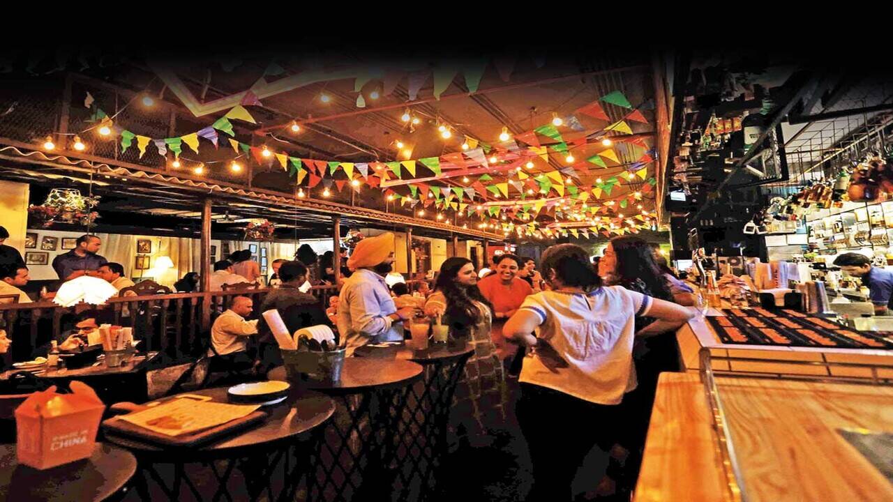 Malayali youth say cheers to pub life | Kochi News - Times of India