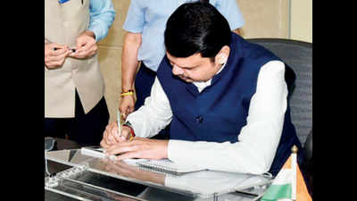 New CM Devendra Fadnavis clears Rs 5,000 crore aid for farmers, reopens relief fund