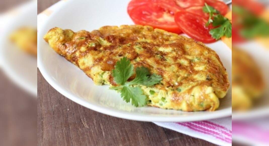 This oats masala omelette recipe is the healthiest breakfast you can