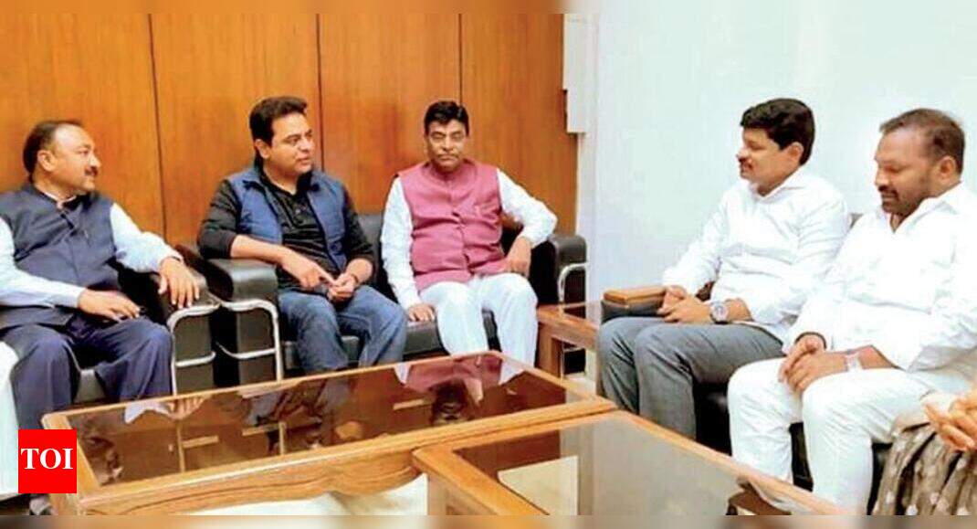 KTR calls on Smriti, seeks Rs 806 cr for textile park in Warangal Hyderabad News Times of India