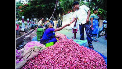 Coimbatore: Big, small onions bring tears to consumers as prices soar