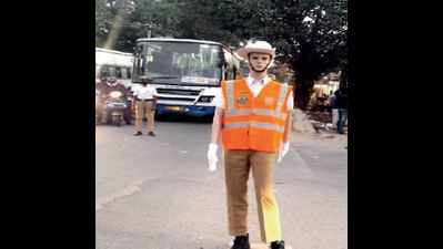 200 life-size traffic police mannequins to come up at traffic intersections in Bengaluru