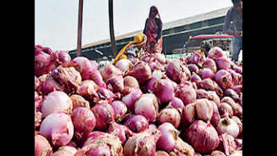 Onion prices across Bhopal skyrocket, sell at Rs 100 per kg