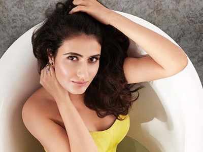 Photo: Fatima Sana Shaikh poses sensuously in a bathtub