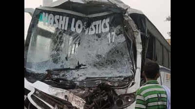 Thirty nine injured after bus rams into truck in UP's Kanpur district