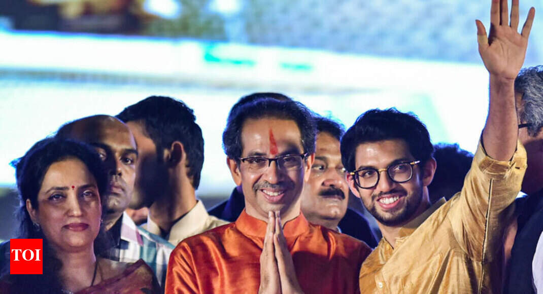 Thackeray Sarkar: Uddhav sworn in as Maha CM, 6 ministers take oath