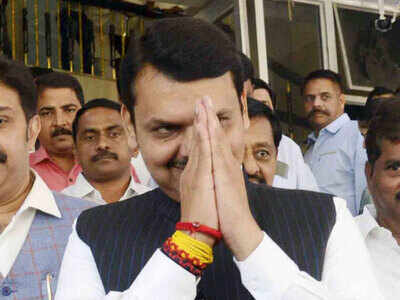 Fadnavis starts vacating CM residence, hunts for new home