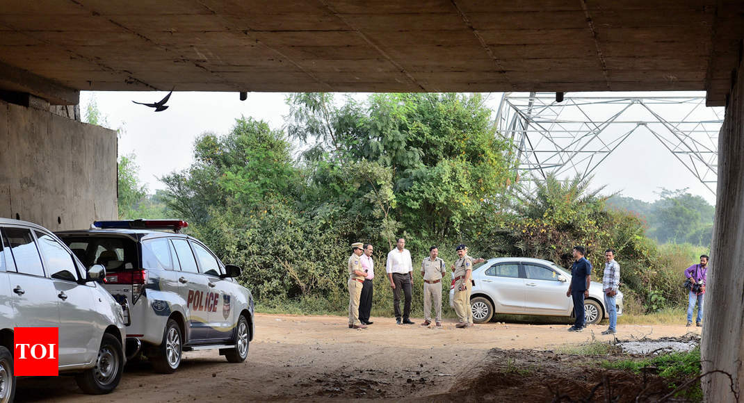 Vet rape-murder: Burn alive accused, says mother
