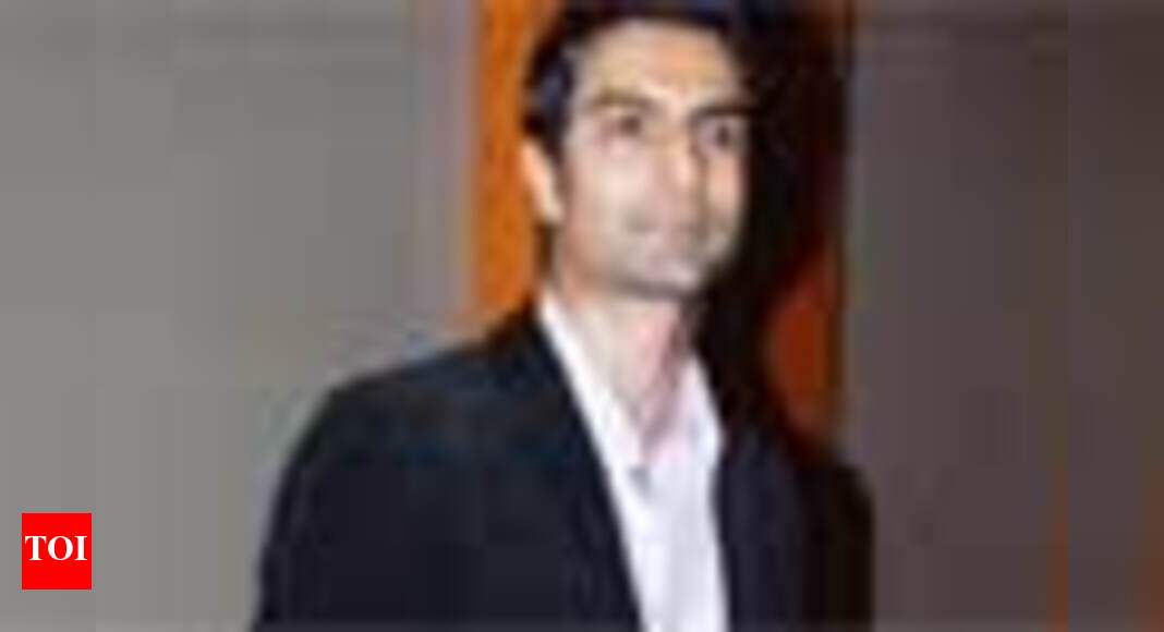 Ashmit volunteers for elimination - Times of India