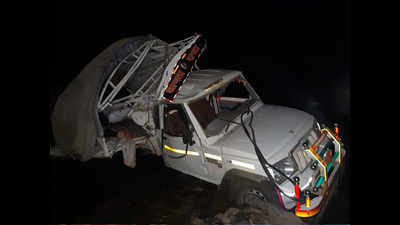 Maharashtra: 8 killed, 24 injured as van falls off bridge