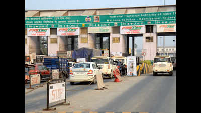 Bihar: Vehicle owners rush to buy FASTags made mandatory on tolls from December 15