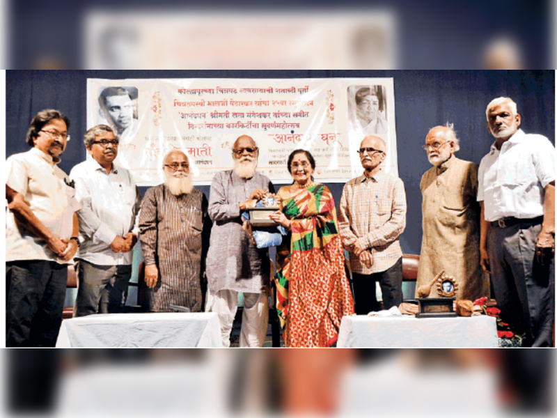 V. Shantaram Marathi actress Asha Kale receives Bhalji Award Events
