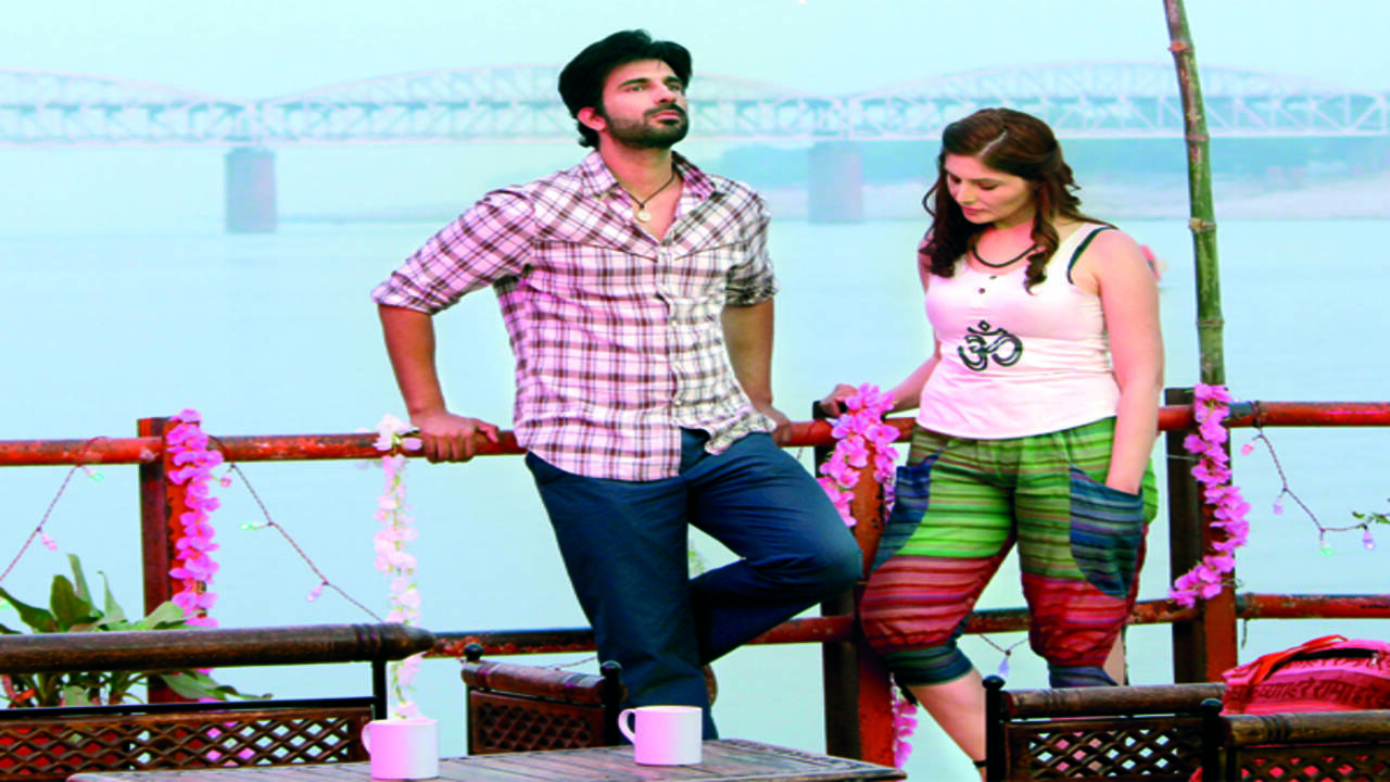 Oqituvchi va sport zali oqituvchisi jinsiy aloqada