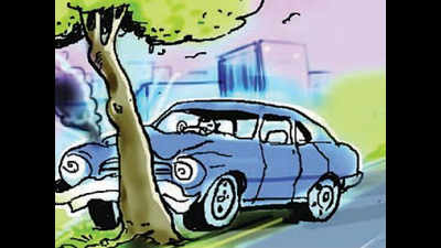 Aurangabad: 4 dead, 2 hurt after car rams into tree