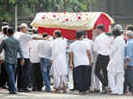 Akshay Kumar, Sunny Deol, Rishi Kapoor and several others attend Betty Kapadia’s funeral