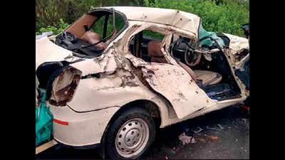 Two dead, three injured in accident on ECR, 1 held