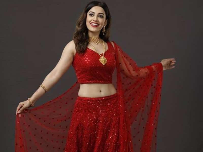 Photo: Esha Kansara looks ravishing in a red lehenga | Gujarati Movie ...