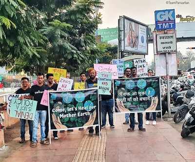 Raipurians organise a peace march for climate crisis