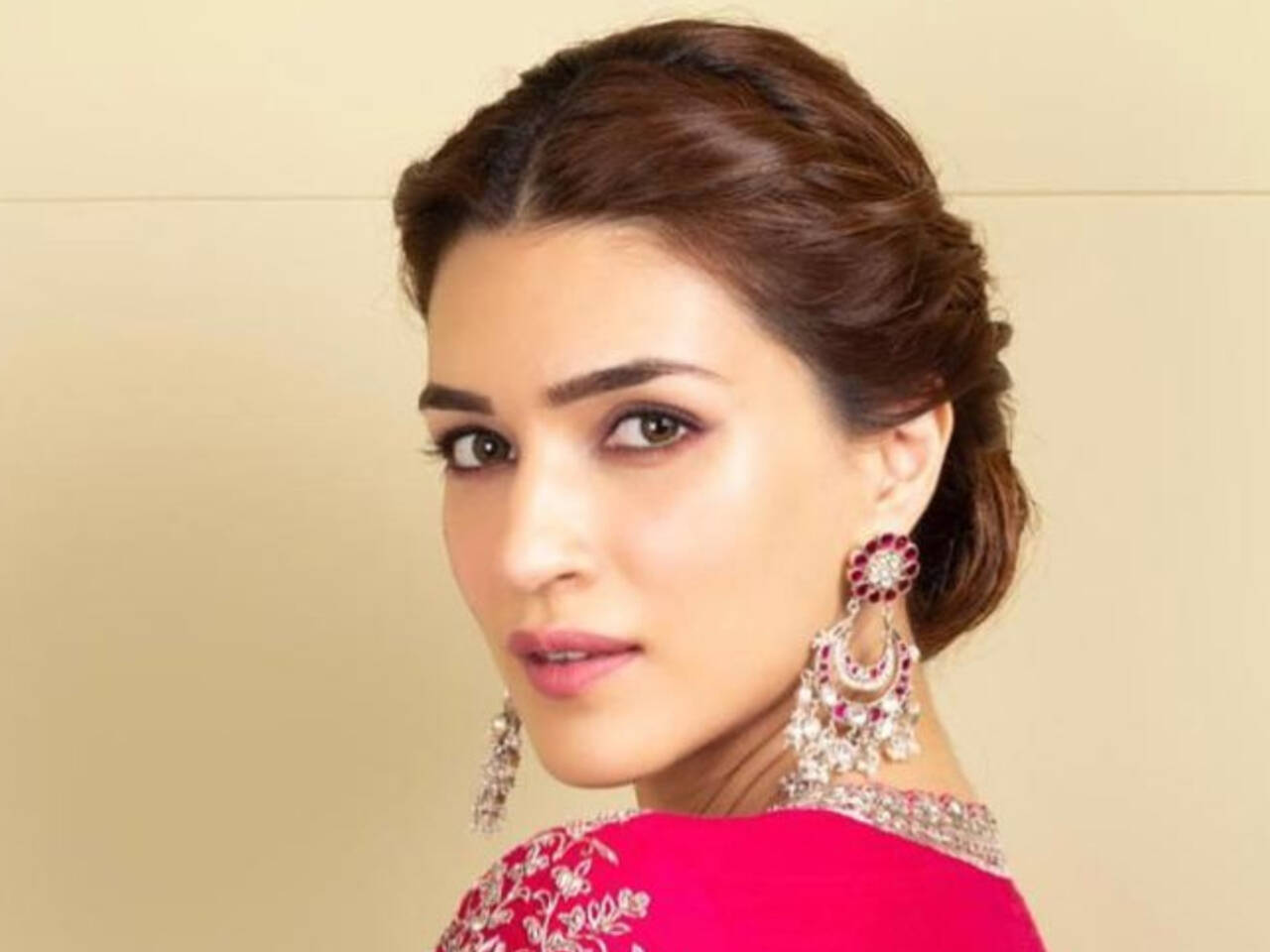 Hairstyles for girls with medium hair inspired by bollywood  Mumbai  Page3