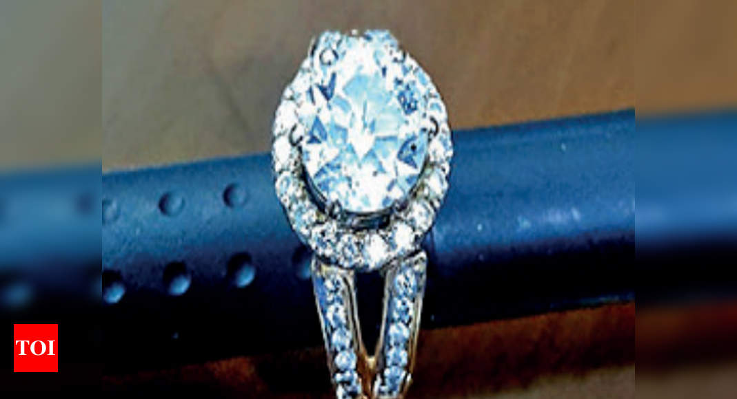 PLATINUM Rings #diamond #ring #tanishqjewellery #youtubeshorts #deeya -  YouTube