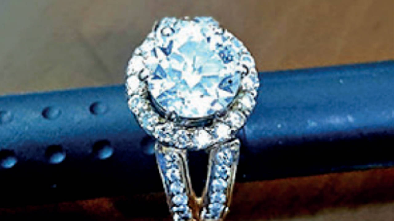 Round Cut White Sapphire Engagement Ring for Women | SayaBling Jewelry
