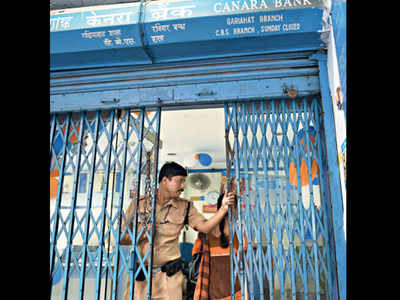 Kolkata: Black Sunday returns to empty ATMs of money