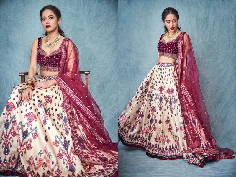 lehenga for 40 year old woman