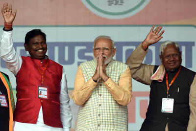 Key poll phase: PM woos Jharkhand tribals