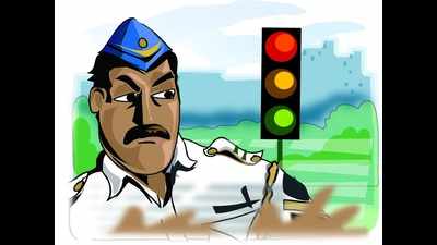 Hyderabad: Traffic cop, 2 home guards suspended