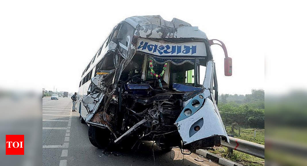 Two die as luxury bus rams into truck | Vadodara News - Times of India