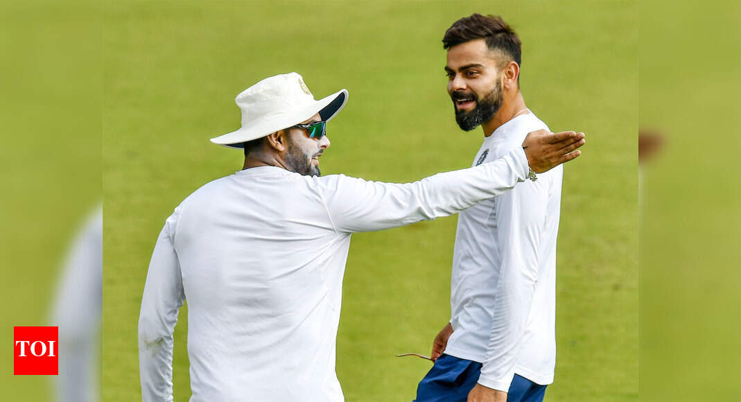 virat kohli track pant