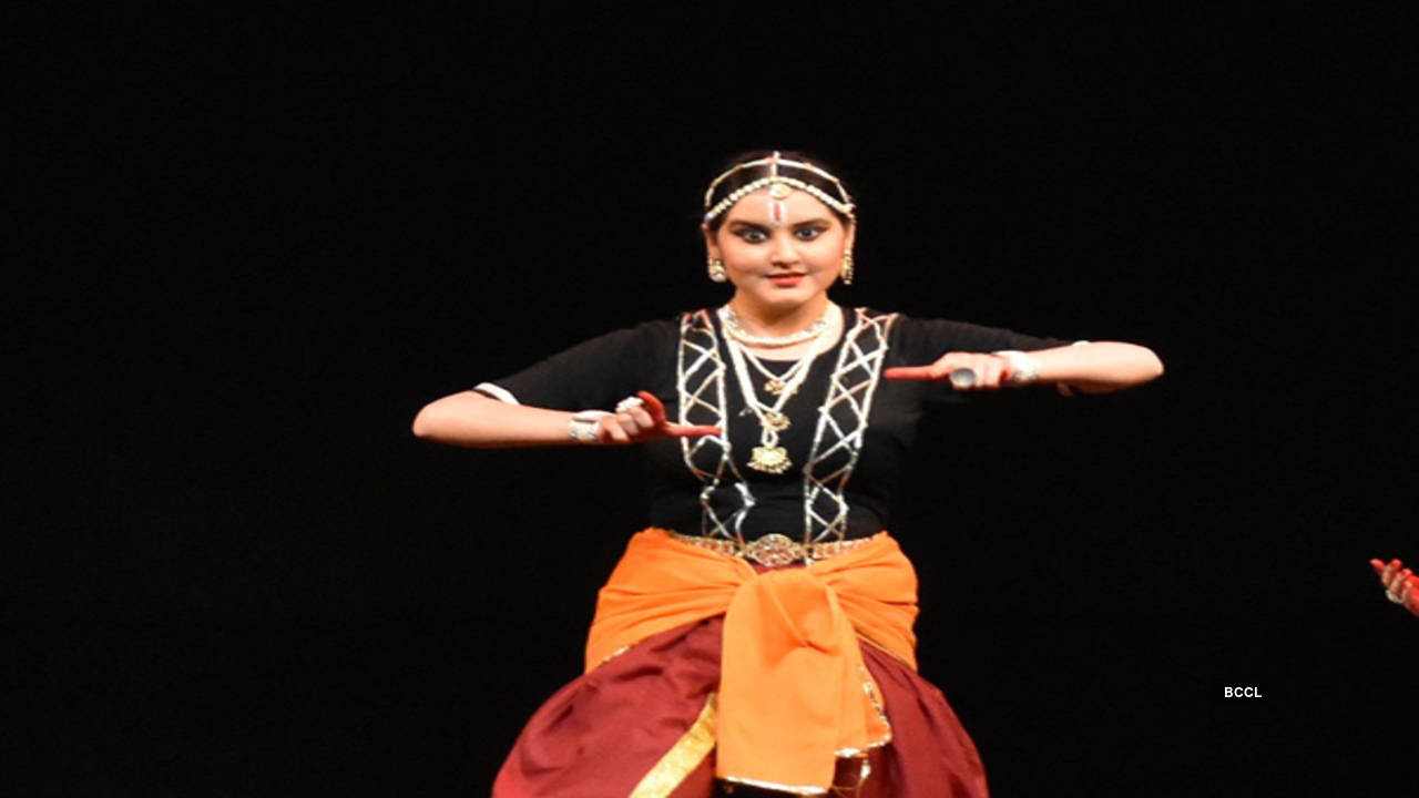 Odyssey Online - South Asia - Dancing Krishna