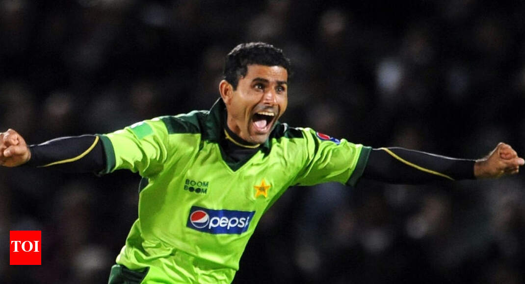 Indian cricketers slam Razzaq for Bumrah comment