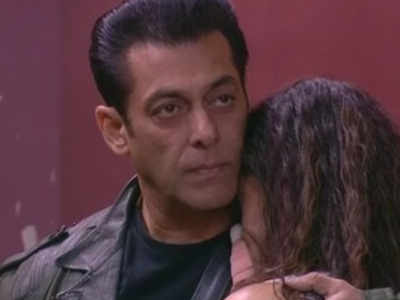 Bigg Boss 13: Salman Khan goes inside house to calm down an inconsolable Rashami Desai