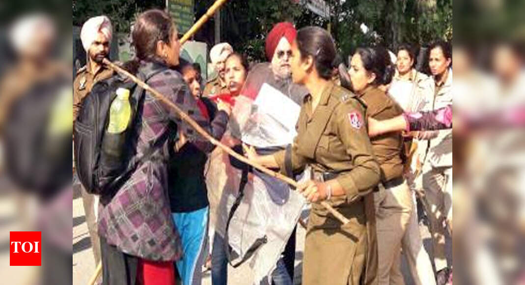 Punjab: 20 injured in police action at protest over harassment case ...