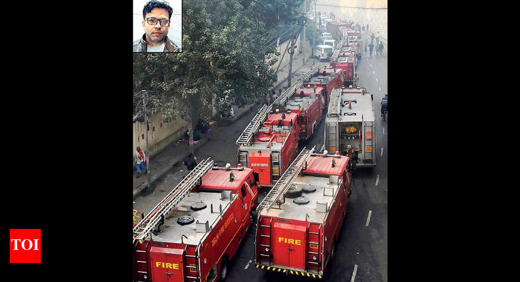 Delhi tragedy 30 fire tenders on spot, only one could enter Delhi