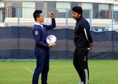 Bhaichung plays coach to Dev