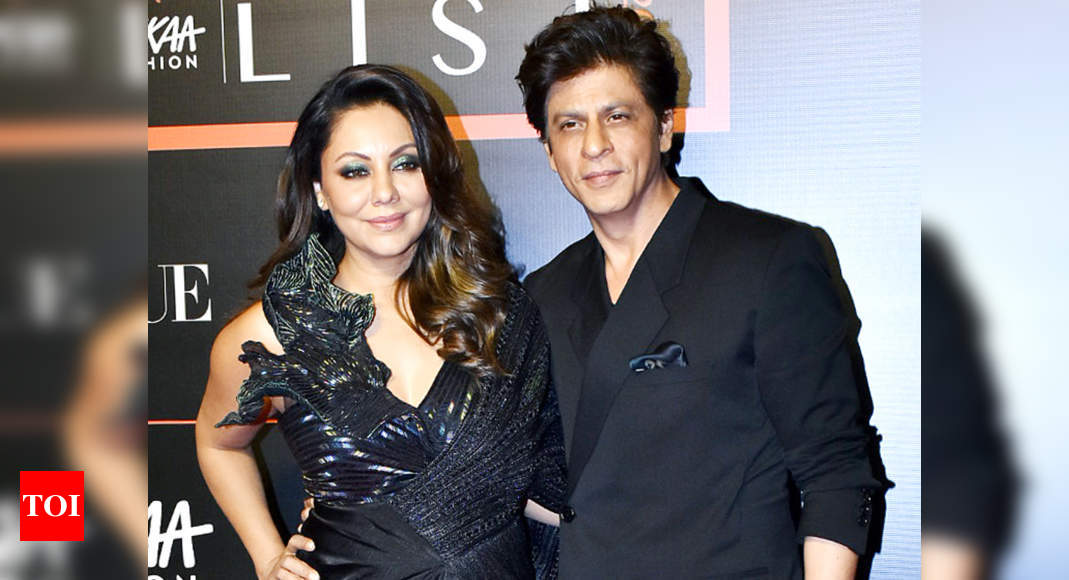 SRK Looks Dapper In Blue Suit In Delhi