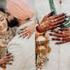 Mehandi pose | Mehendi photography, Bridal photography poses, Indian  wedding photography poses