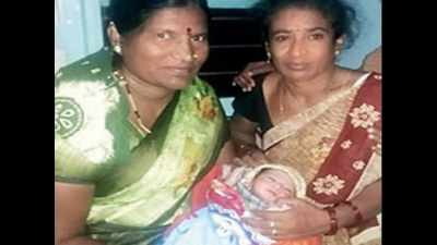 Andhra Pradesh: Woman delivers boy on moving train