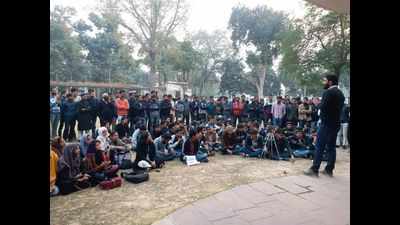 Protest against Citizenship Amendment Bill: FIR against AMU students for defying Section 144