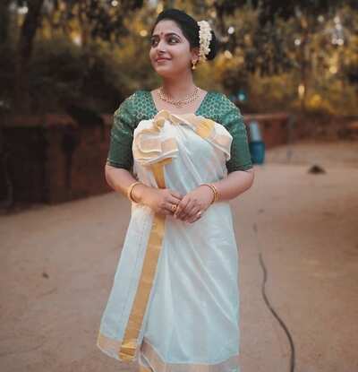 Anu Sithara performs on Badai Bungalow