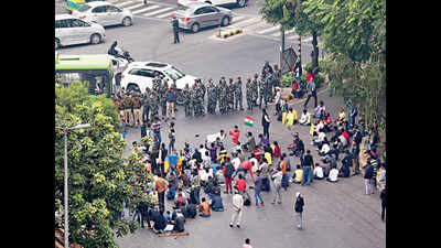 Delhi police remove disabled protesters from Lutyens’ as they block more arterial roads