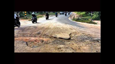 Hyderabad: Residents plan shramdaan at damaged Gough Road as plaints fall on deaf ears