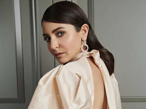 From Deepika Padukone to Kareena Kapoor: Stylish hairstyles for short hair  | The Times of India