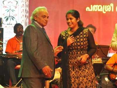 Sa Re Ga Ma Pa Keralam's Keerthana enjoys a fangirl moment with legendary musician Anandji; read post