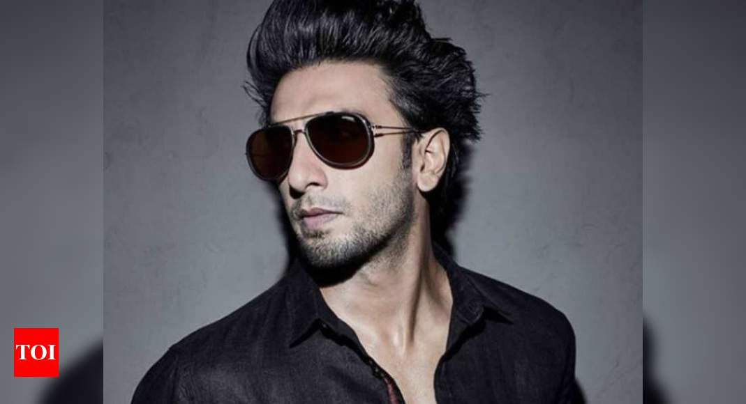VIDEO: Ranveer Singh Gets THIS Special Tribute By College Students On  Completion Of 9 Years In Bollywood!